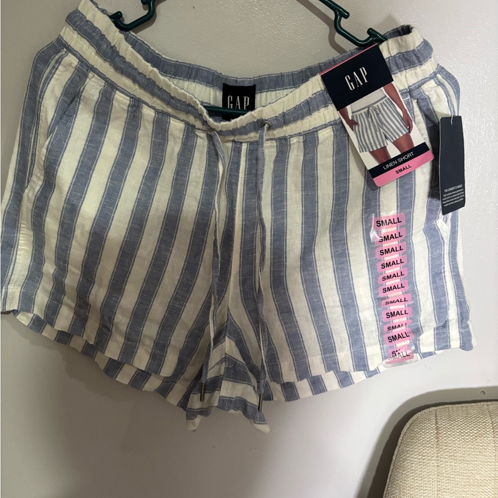 Gap shorts